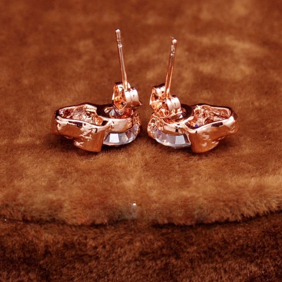 💛 skull 💀 earrings - Picture 3 of 3